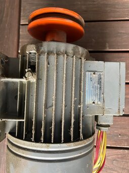 Elektro motor s převodovkou - 2
