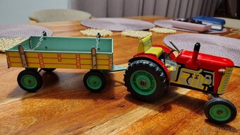 Retro kovový traktor s valníkem - 2