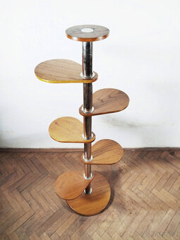 stojan na květy funkcionalismus - 2