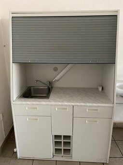 MENŠÍ SESTAVA KUCHYNĚ +DŘEZ, MALÁ LEDNIČKA - 2