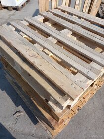 Dřevěná paleta 110 x 110 x 15 cm - 2