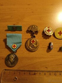 Velký set odznaků Československo Červený kříž - 2