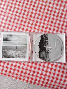 CD U2 LINE ON THE HOR IZON - 2