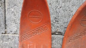 Plastové lyže Germina + hůlky (dekorace) - 2