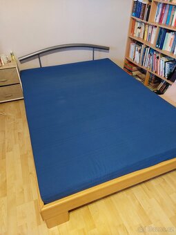 Postel 140x200cm včetně rámu a matrace - 2