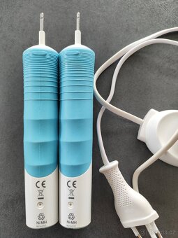 Elektrický zubní kartáček Oral B - 2 ks - 2