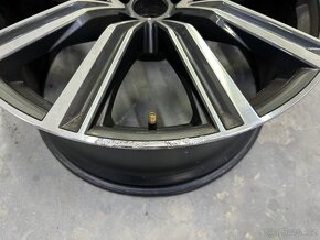 Audi Q8 1x alu disk 21" - 2