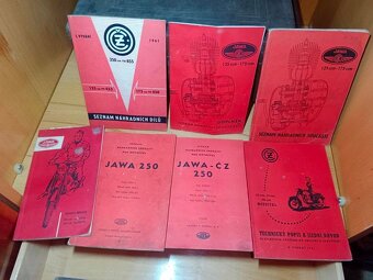 Jawa 250,ČZ 125 c 150 c atd. brožury - 2