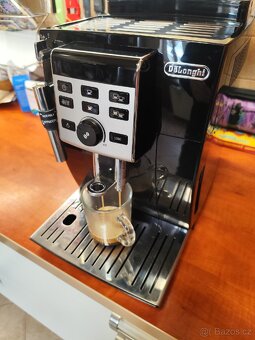 Prodám automatický kávovar DeLonghi ecam 23.123 b - 2