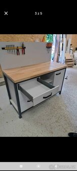 Pracovní stůl - 2