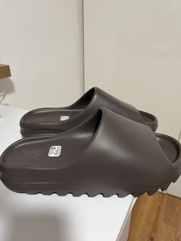 Adidas Yeezy slide - 2