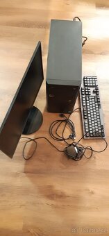Osobní počítač vhodný pro školní práci a základní hraní - 2
