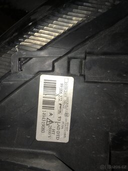 Pravé přední xenonové světlo Citroën C8 - 2