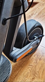 Xiaomi 4 Ultra (Elektro koloběžka) + Kompresor - 2