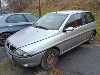 Lancia Ypsilon 1.2 44kw limitovaná edice Cosmopolitan - 2
