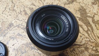 SONY E 18-55mm f/3,5-5,6 OSS - 2