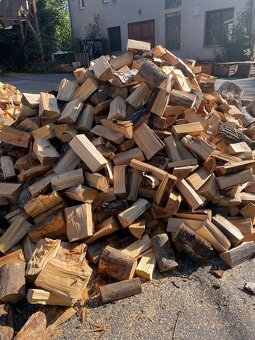 štípané měke dřevo - 2