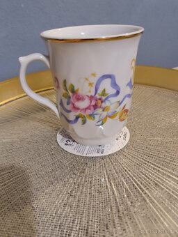 Veselý hrníček s růžičkou - 2