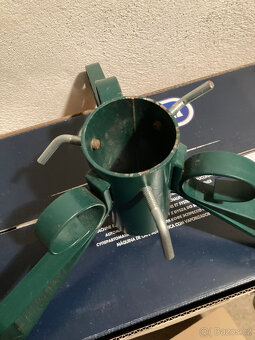 stojan na vánoční stromek - 2