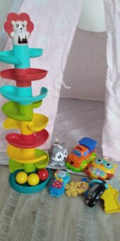 Hračky a teepee - 2