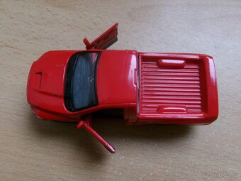 Dodge Ram SRT-10 model Maisto 1:47 - 2