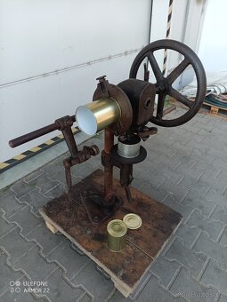 Konzervovací stroj - 2
