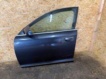 NASTROJENÉ LEVÉ PŘEDNÍ DVEŘE AUDI A6 4F LZ7Q - 2