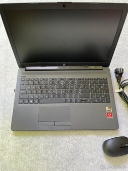 Notebook HP 255 G7 , bezdrátová myš - 2