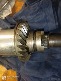 Díly na lodní motor Johnson V4 90-140 hp - 2