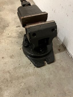 Prodám strojní svěrák čelisti 160mm - 2