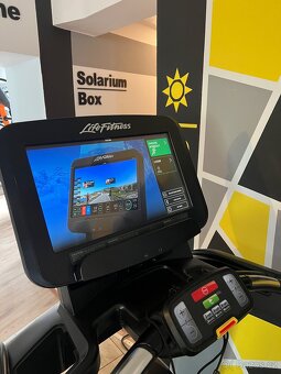 Life Fitness Discover SE3 HD - 2