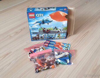 Lego 60208 Zatčení zloděje s padákem - 2
