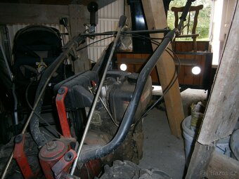 MF 70 s dieselovým motorem KIPOR KM 178 - 2