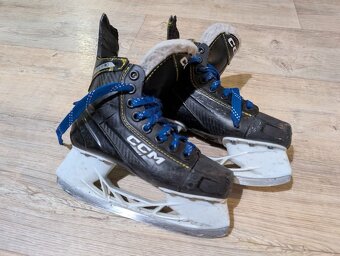 Dětské brusle CCM Tacks, vel. 33,5 - AS-550 - 2