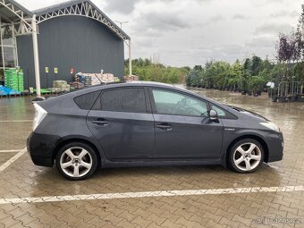 Toyota prius 3 generace,max výbava,vše uděláno. - 2