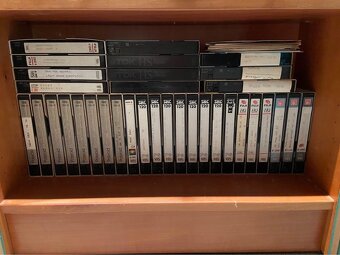 VHS kazety různých značek v perfektním stavu, cca 100 kusů - 2