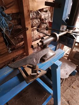 Soustruh na dřevo - 2