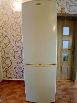 Plně funkční lednice s mrazákem Whirlpool - 2
