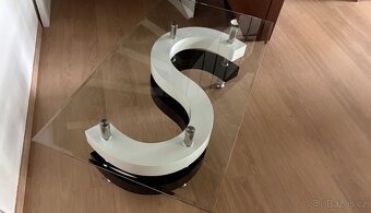 Prodám konferenční stolek - 2