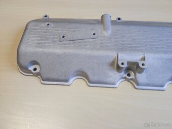 Víko ventilů z motoru BMW M20 - 2