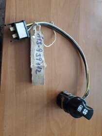 Vypinač ventilátoru  topeni a vyhřivani zad.skla - 2