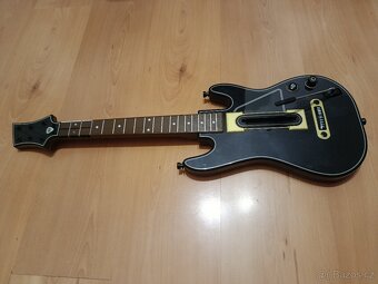 Kytara Guitar Hero k Xbox 360 - 2