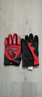 Oblečeni na motokros - 2