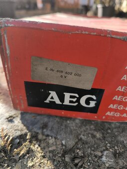 AEG autovysavač 6V, oldtimer - 2
