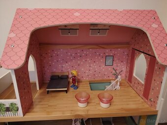 Domeček pro panenky - 2