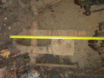 Konvolut kovářských svěráků - 2