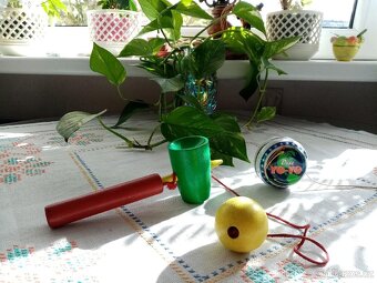 RETRO HRAČKY - HYP HOP, - 2