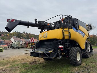 NEW HOLLAND CR9.80 Track + MacDon FD 135: - 2