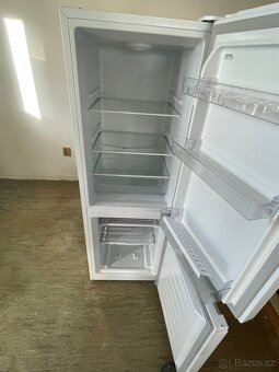 Lednice malá s mrazákem - 2