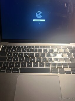 Prodám Macbook 5 let starý - 2